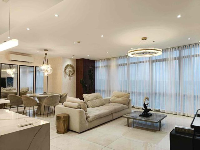 FOR LEASE: 3-BR Unit in East Gallery Place BGC
