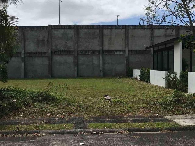 FOR SALE - Residential Vacant Lot in Verdana Homes Mamplasan, Biñan, Laguna