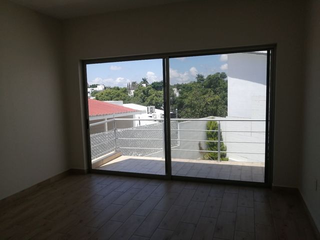 place photo 70