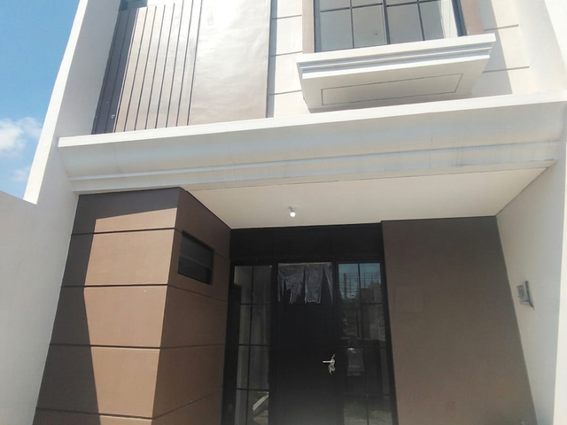 Disewakan Rumah di Regency One East Point dekat Pakuwon City