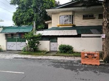 Corner Lot with Main House and 4-Unit Apartment in Diliman, Quezon City