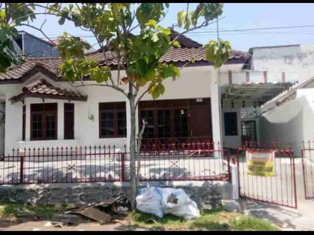 Disewakan rumah tengah kota