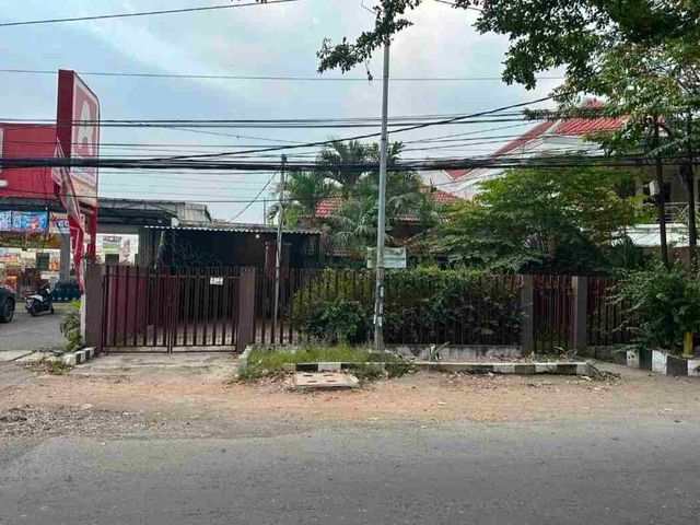 Rumah Raya Tenggilis Surabaya