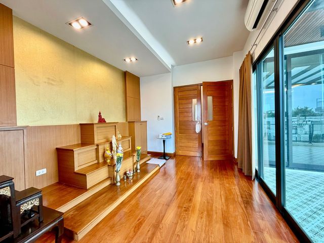 place photo 75