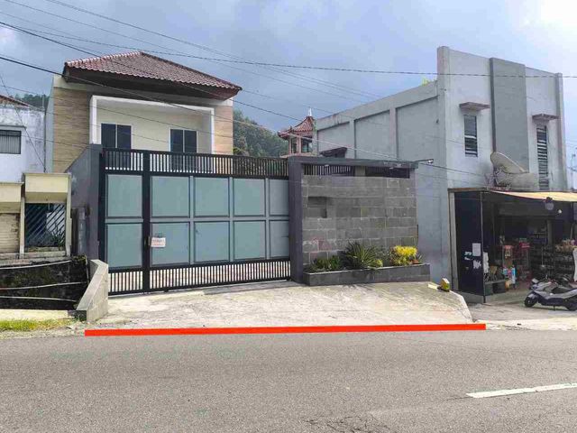 Villa Mewah 2Lt Include Furnish di Tawangmangu