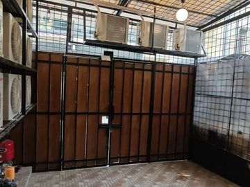 Jakarta Barat, Jakarta Raya - AC, Air, Pay TV access