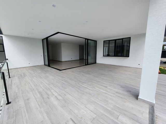 place photo 83