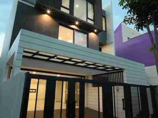 Dijual rumah baru gress mewah 3lantai terbaik 5 kt / bedroom termurah Citraland Utama