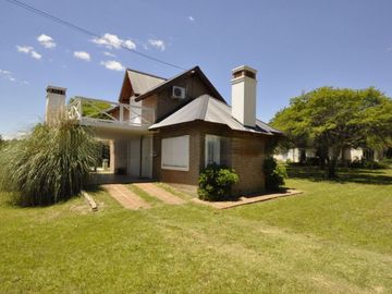 HERMOSA CASA CON PILETA EN VILLA GENERAL BELGRANO