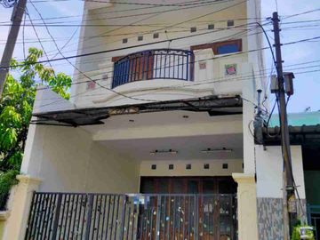 Rumah Disewakan di Ploso, Tambaksari - Balkon