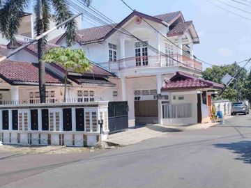 Rumah untuk disewakan di Sukasari - Balkon
