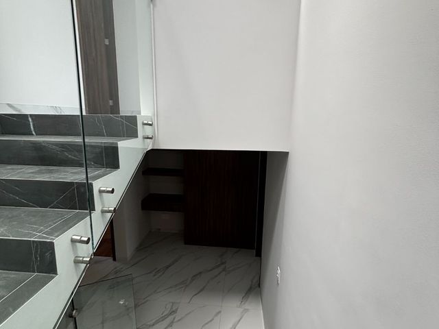 place photo 100