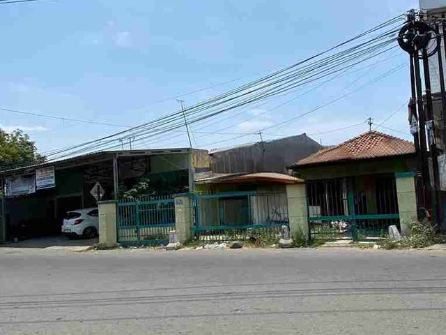 TEGAL PANGGUNG RUMAH TOKO STRATEGIS KOMERSIAL DEKAT JALAN RAYA PANTURA JUAL MURAH
