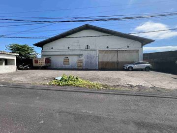 Gudang dijual di Legian - Halaman, Secure parking