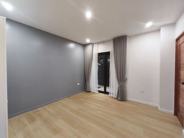 place photo 56
