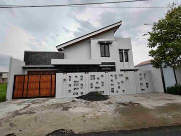 Rumah dijual di Karimun Jawa - Balkon, Garasi