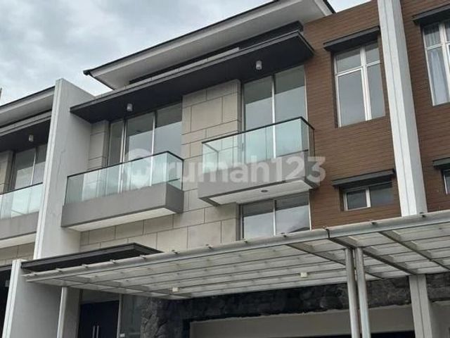 Rumah Brand New Pantai Bukit Villa PIK 2