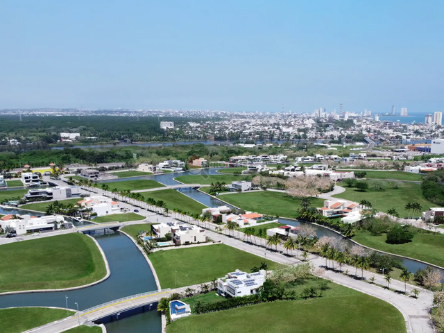 CASA RESIDENCIAL EN ISLA VENTA FRACCIONAMIENTO NAUTICO EL DORADO BOCA DEL RIO