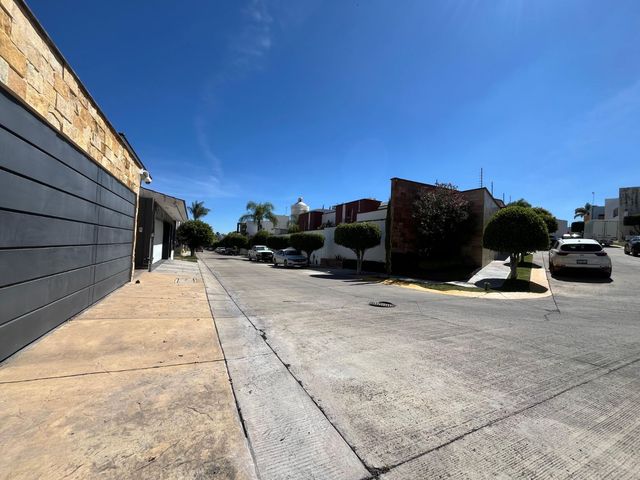 place photo 38