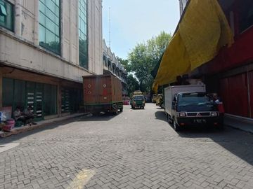 Komersial untuk disewakan di Bongkaran