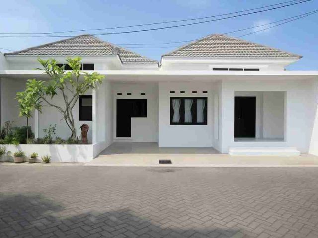 Di jual murah sekali kokoh parkir 3 mobil nyaman sekali