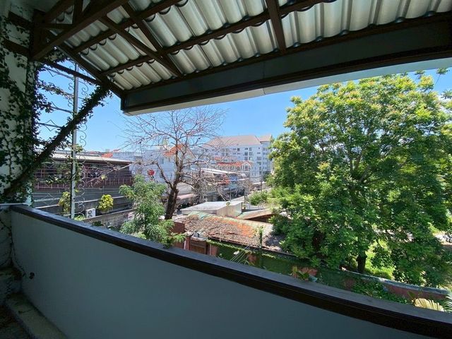 place photo 66