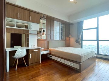 Jakarta Selatan - AC, Air, Hot water, Pay TV access