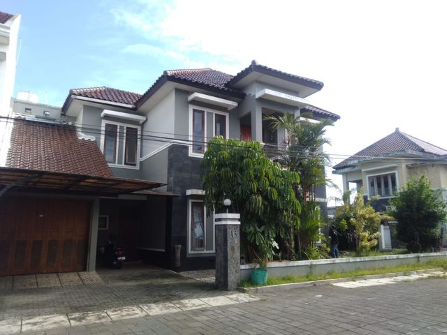 Rumah 2 Lantai Semi Furnished Komplek Perum Area Jombor Mlati Sleman