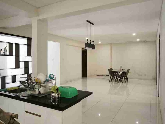 Rumah tinggal dan kantor 2 lantai di sayap jl Buah batu