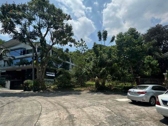 FOR SALE - Residential Vacant Lot in Ayala Heights, Brgy. Matandang Balara, Quezon City