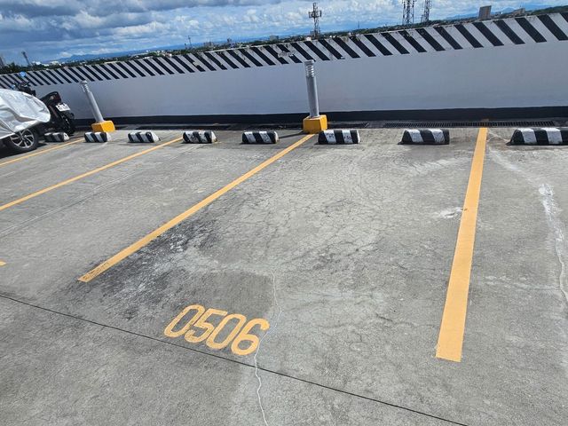 FIELD10XX6AT6 P0XX6: Parking For Rent in Field Residences