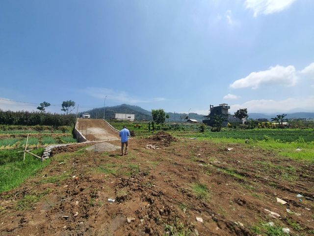 Villa Modern Terusan Metro – Akses Cepat ke Alun-alun Kota Batu