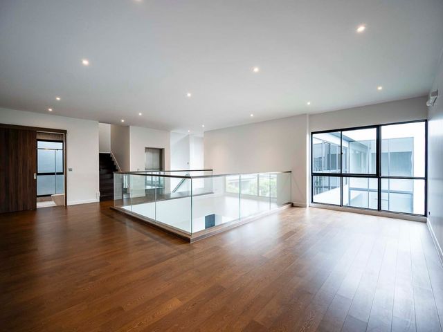 place photo 49