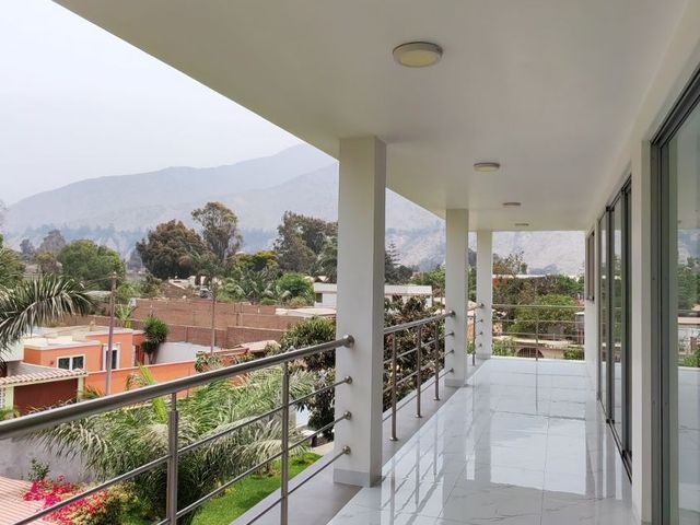 place photo 53