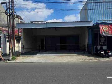 Komersial untuk disewakan di Jayengan