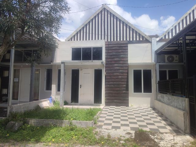 DIJUAL RUMAH MURAH BANGUNAN MINIMALIS SIAP HUNI DEKAT MALL ROXY JEMBER
