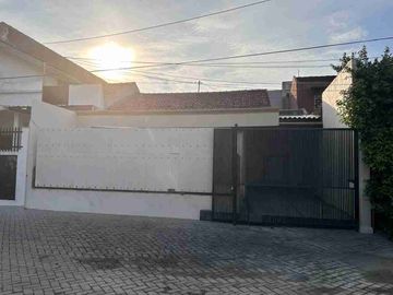 Rumah dijual di Manukan Kulon - Listrik