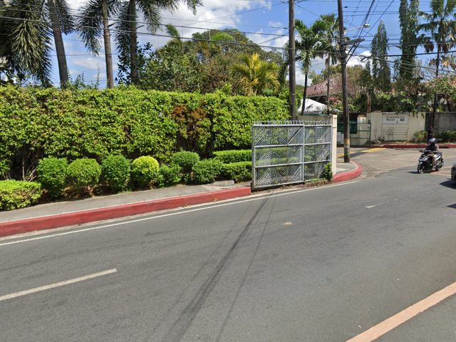 WITH AN OLD HOUSE FOR DEMOLITION! LOT FOR SALE IN WILSON, SAN JUAN