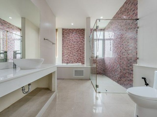 place photo 49