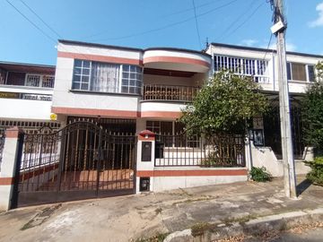 VENDO CASA EN EL BARRIO FONTA BUCARAMANGA