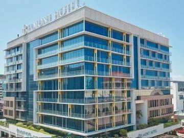Belmont Luxury Unit