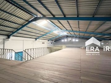 Gudang untuk disewakan di Setabelan - Air