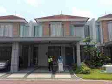 Rumah dijual di Manukan Kulon - Garasi