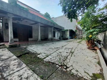 Jakarta Selatan - Listrik, Garasi, Teras