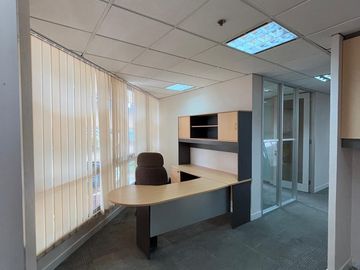 Jakarta Selatan - AC, Air, Hot water, Akses bagi penyandang disabilitas