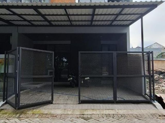 Manyar baru gress 2lt row jalan 3mbl dkt klampis semolowaru nginden