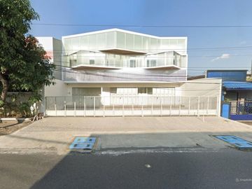 Laweyan, Central Java - Air, Listrik, Garasi