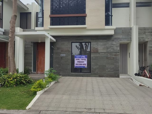 Dijual Rumah Northwest Lake.