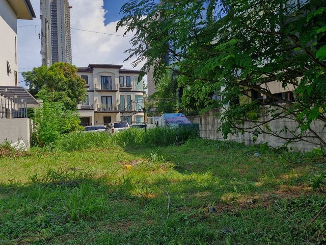 RESIDENTIAL LOT FOR SALE IN METROPOLI RESIDENZA, QUEZON CITY