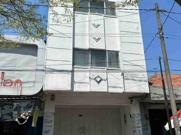 Komersial untuk disewakan di Jayengan